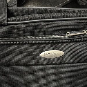 Samsonite Black Briefcase with Durable Design and Professional Aesthetic